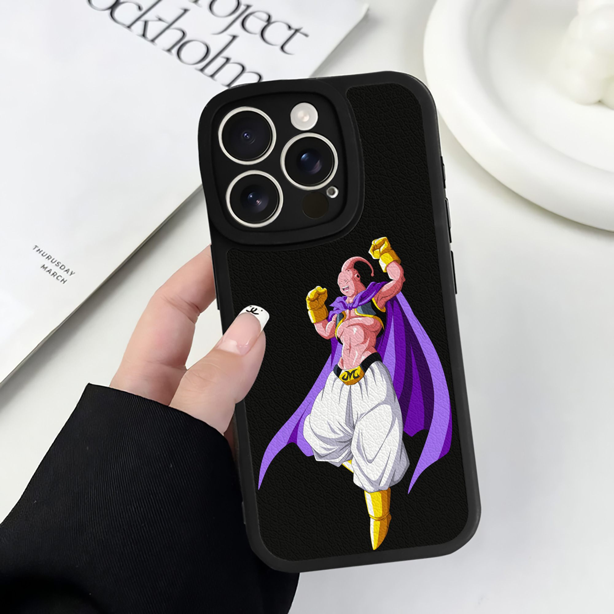 （画像用） ドラゴンボール 魔人ブウ DRAGON BALL Majin Buu 【iPhone 16シリーズ対応】シリコンスマホケース（レザー調） 材質：シリコン